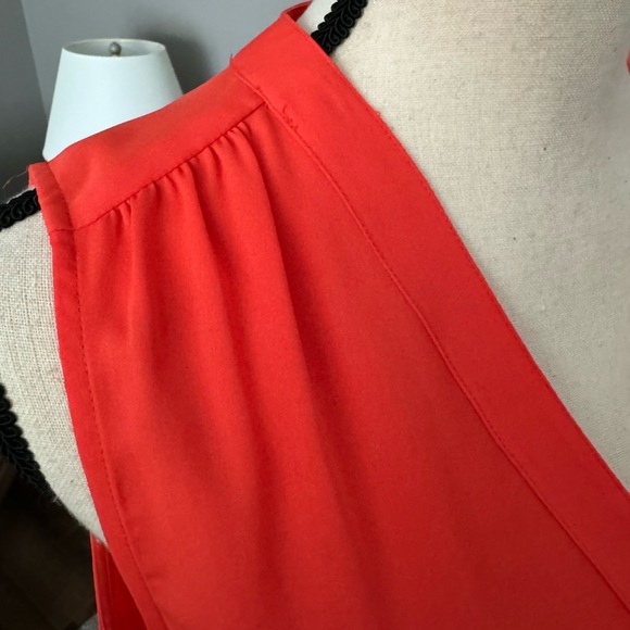 Banana republic - sleeveless blouse, size 8 - Picture 5 of 6